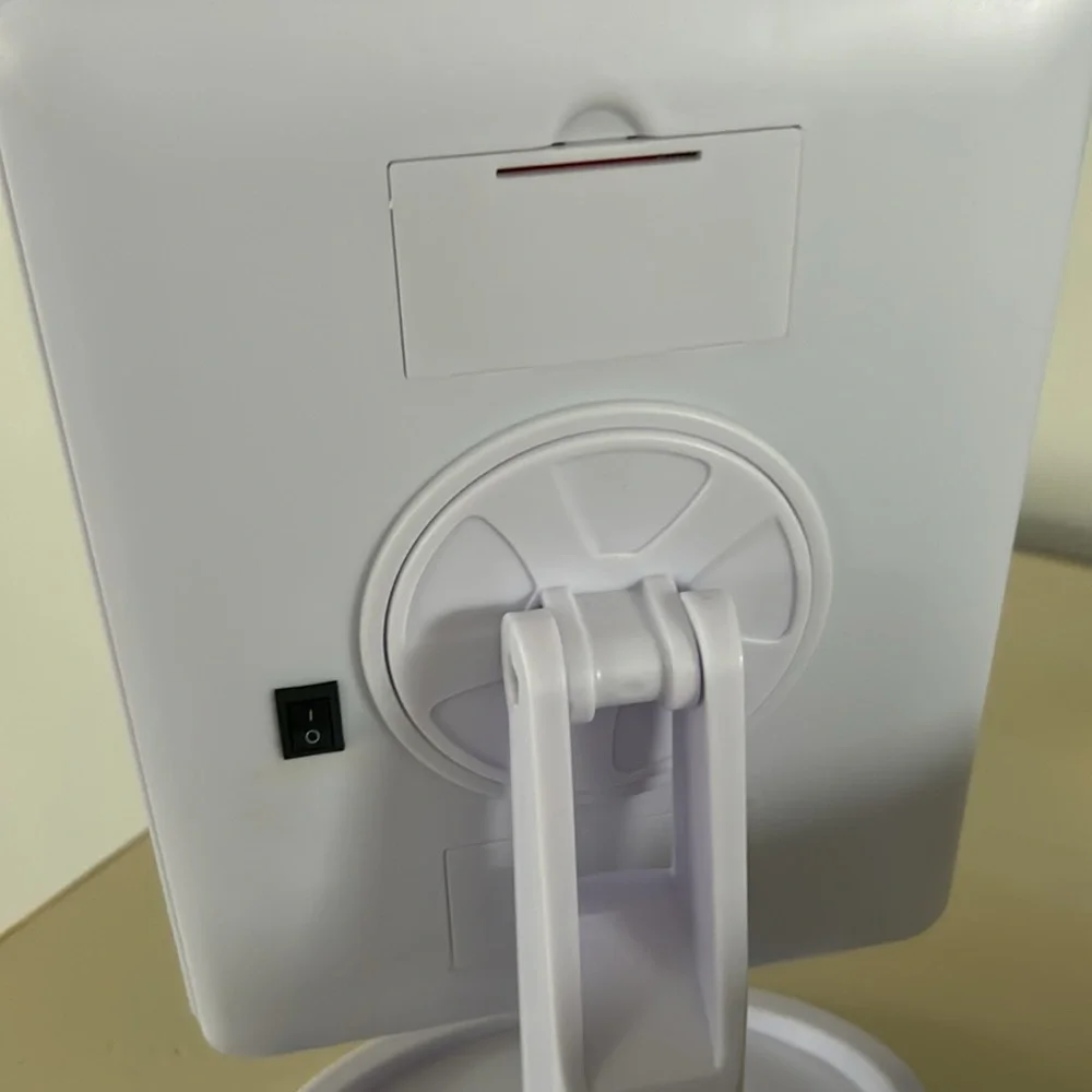 Vivitar lighted mirror